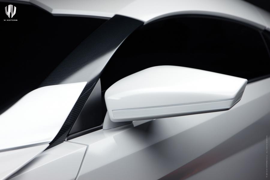 Детали экстерьера W Motors Lykan HyperSport 2013 года  (фото 7 из 15)